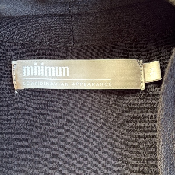 Minimum | V-Neck Sleeveless Swing Dress - Picture 7 of 14